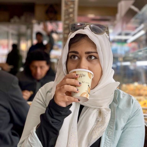 Meet your Posher, Farha - Picture 1 of 1